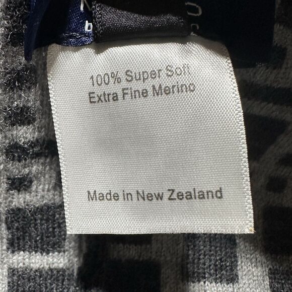 Optimum New Zealand Royal Merino Wool Poncho Women’s Geometric Print Size S / M - Picture 9 of 12